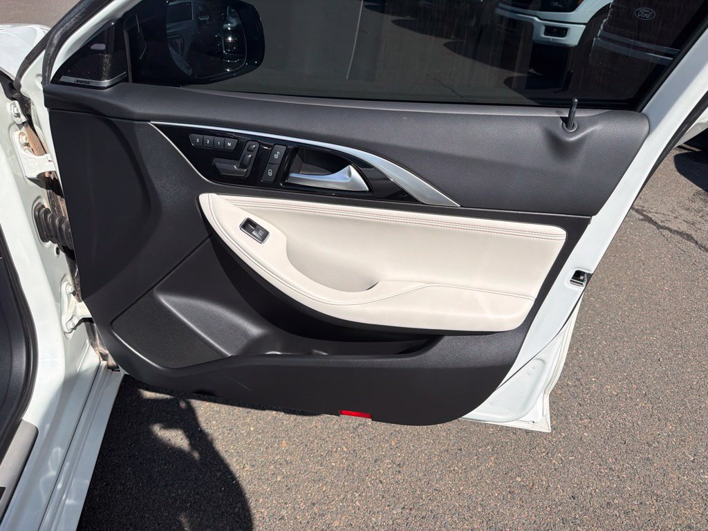Used 2017 INFINITI QX30 Premium w/ Technology Package FWD image 15
