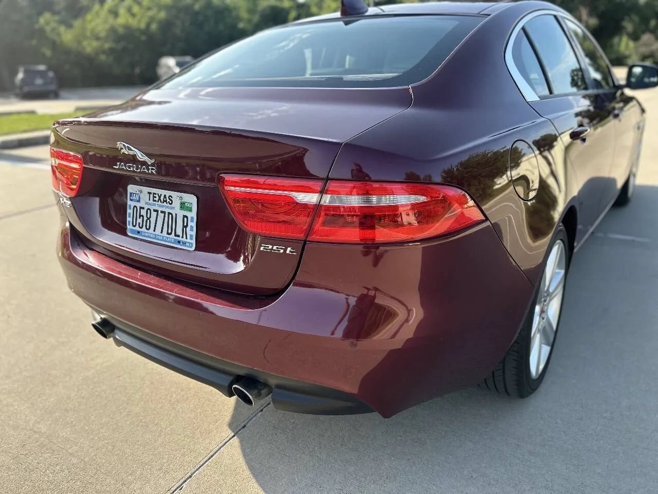 Used 2017 Jaguar XE Premium RWD image 6