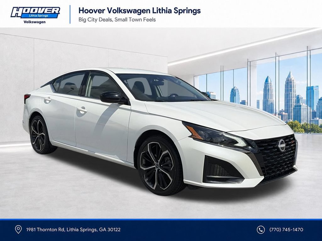 Used 2024 Nissan Altima 2.5 SR FWD image 9