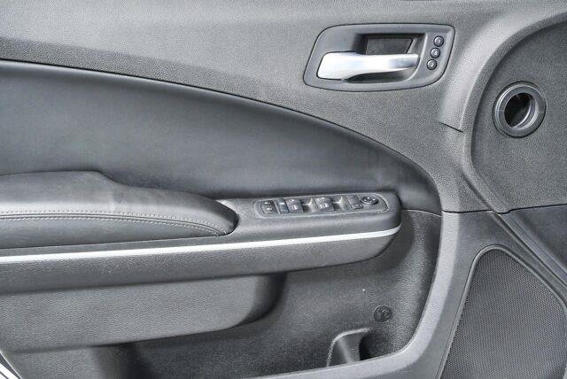 Used 2021 Dodge Charger SXT w/ Leather Interior Group RWD image 6