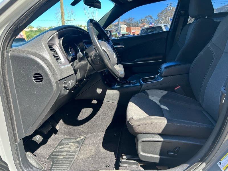 Used 2019 Dodge Charger SXT image 6