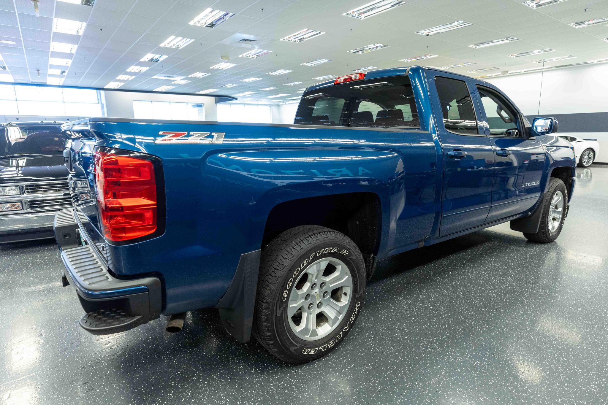 Used 2016 Chevrolet Silverado 1500 LT w/ All Star Edition AWD/4WD image 4