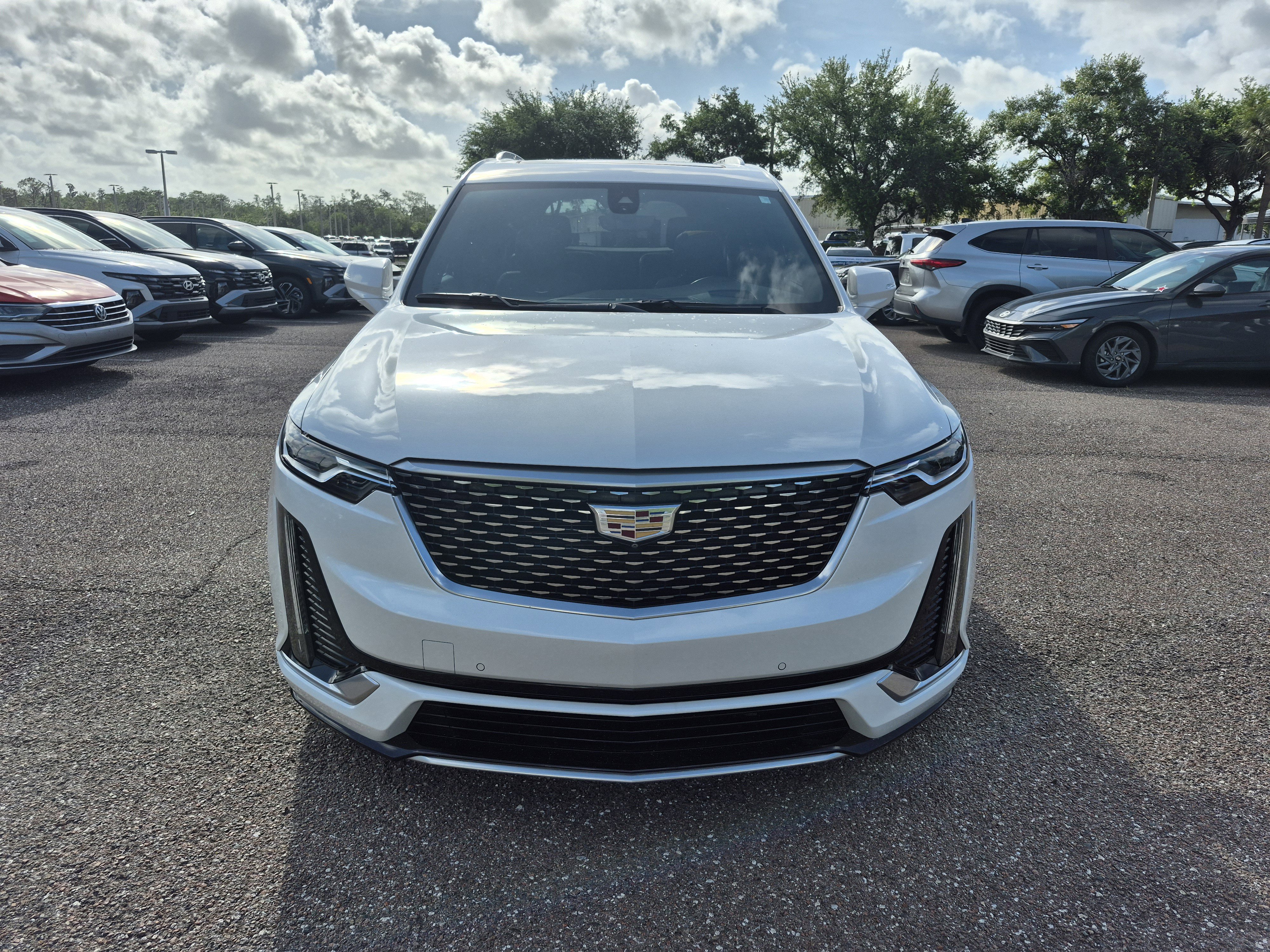 Used 2020 Cadillac XT6 Premium Luxury FWD image 2