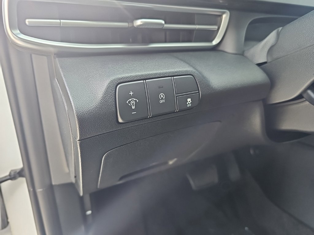 New 2026 Hyundai Elantra SE FWD image 15