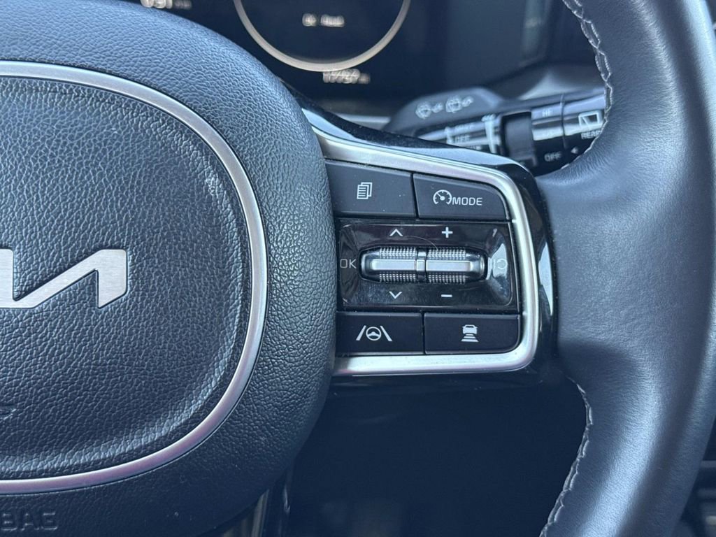 Used 2023 Kia Sorento SX image 22