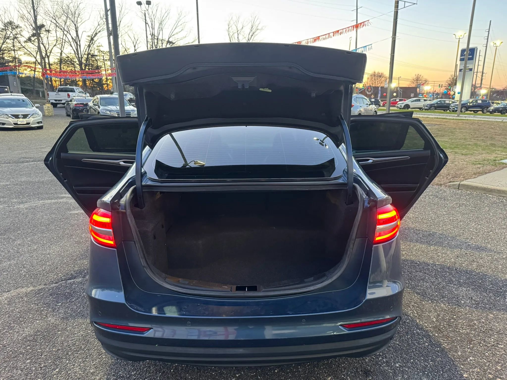 Used 2019 Ford Fusion SEL image 13