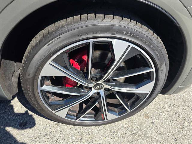 Used 2024 Audi SQ5 Prestige AWD/4WD image 9