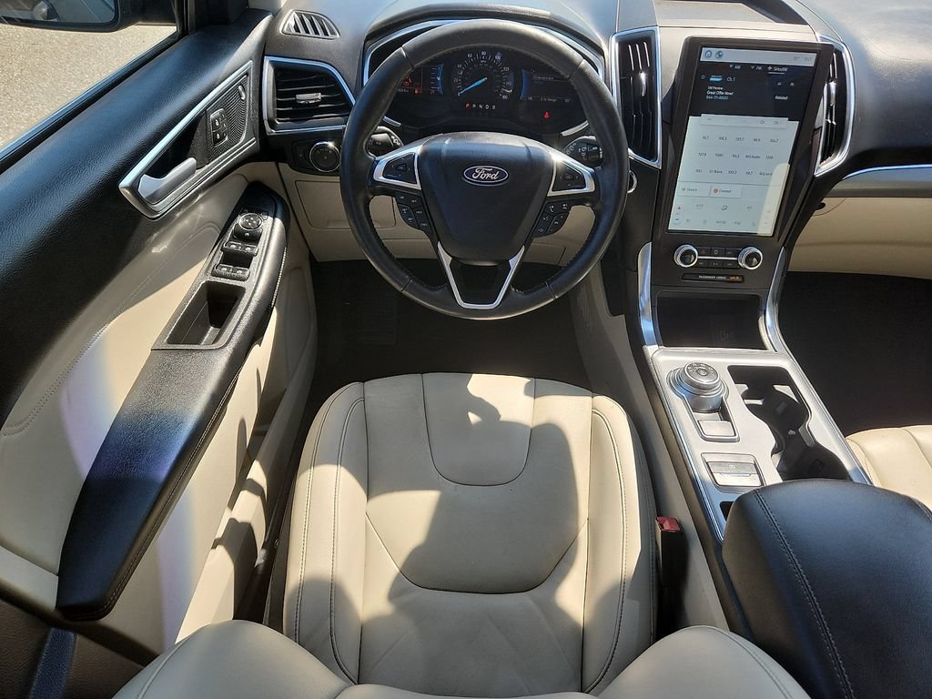 Used 2021 Ford Edge Titanium FWD image 7