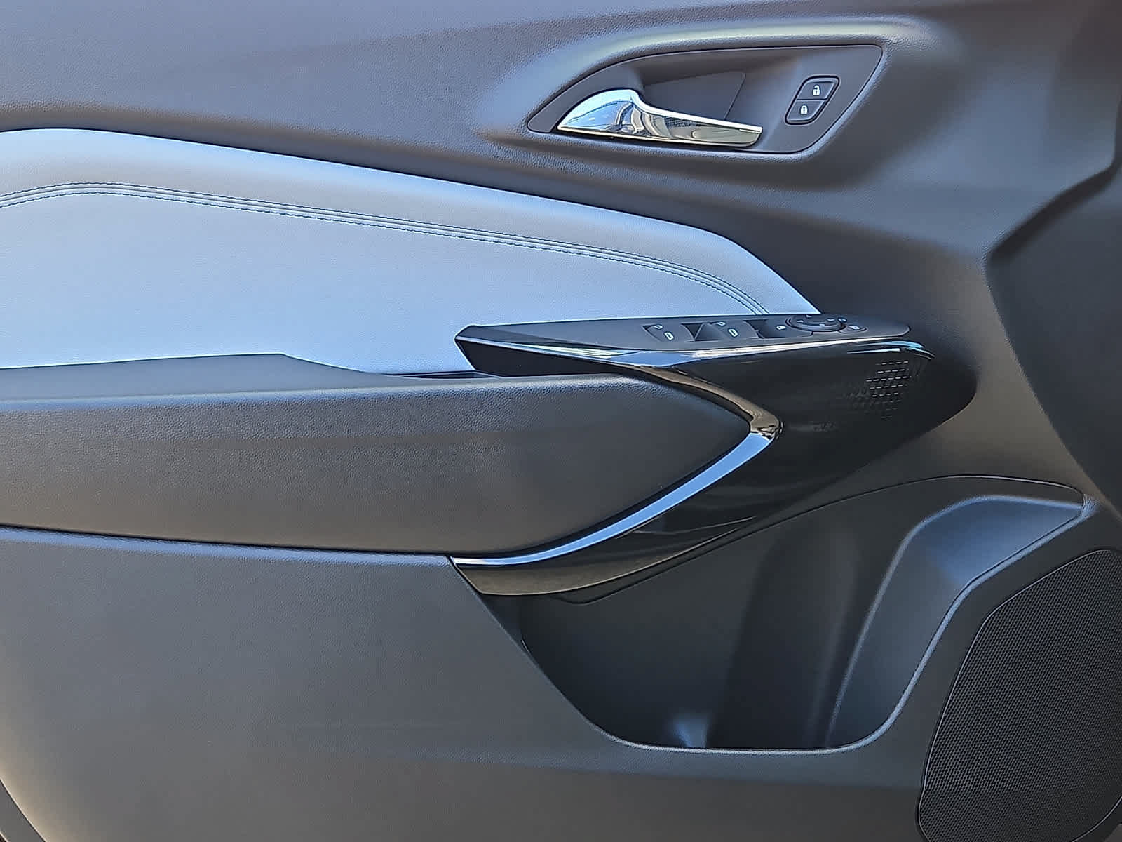 New 2026 Chevrolet Trax LT FWD image 10