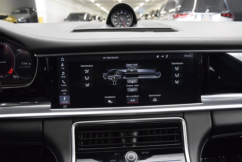 Used 2019 Porsche Panamera GTS AWD/4WD image 32