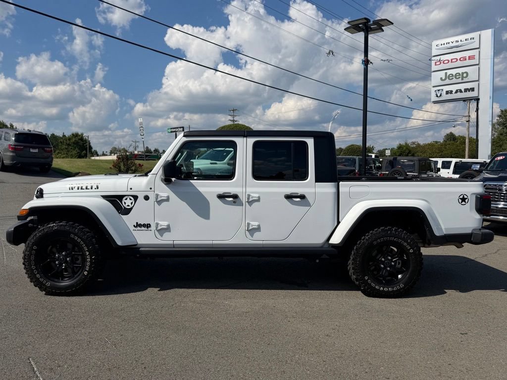 Used 2024 Jeep Gladiator Sport AWD/4WD image 7