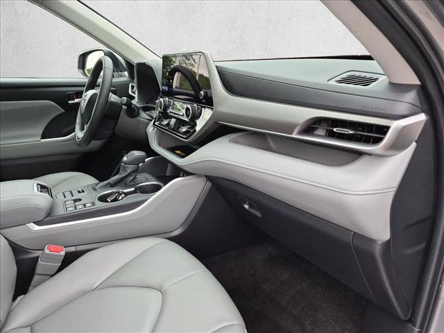 Certified 2026 Toyota Highlander XLE AWD/4WD image 24