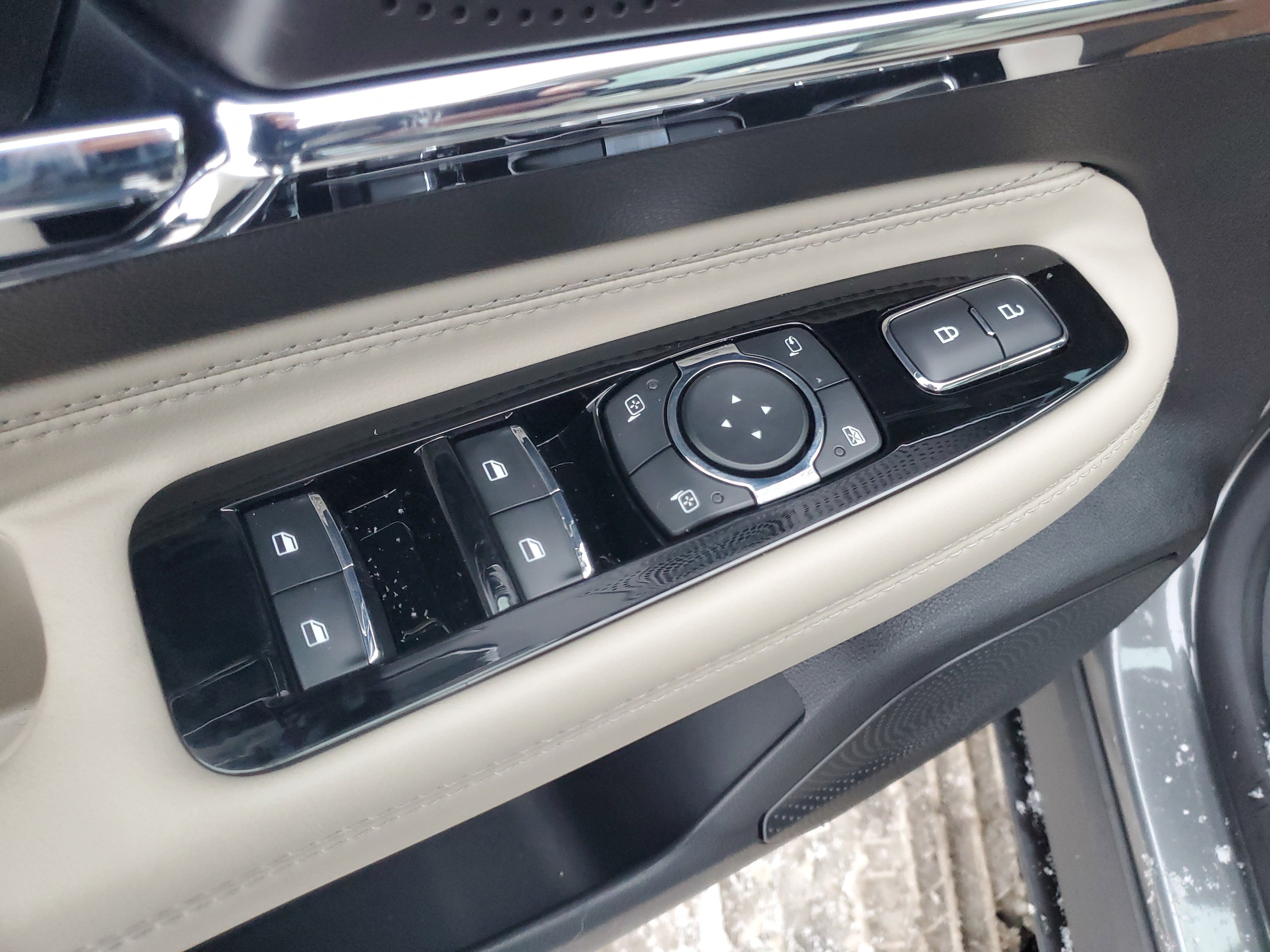 New 2026 Lincoln Corsair Premiere image 10