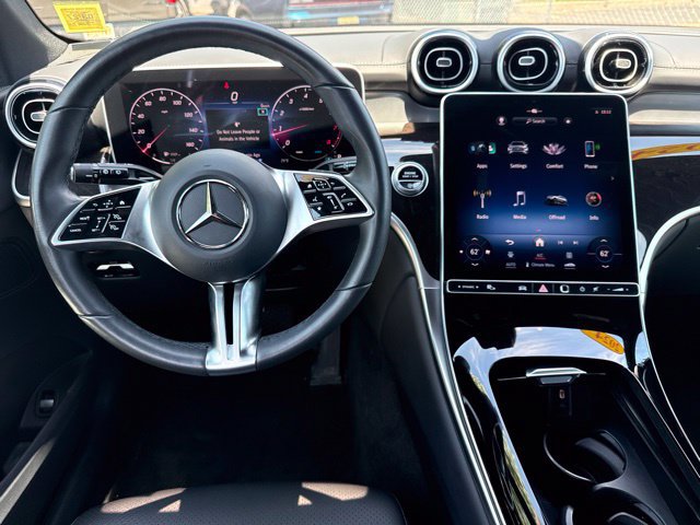 Used 2024 Mercedes-Benz GLC 300 4MATIC image 21