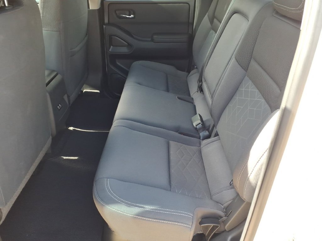 Used 2025 Nissan Frontier SV RWD image 13