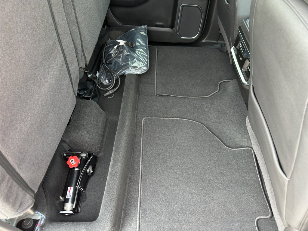 New 2025 GMC Sierra 3500 SLT w/ SLT Premium Package image 26