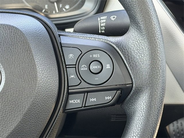 Used 2025 Toyota Corolla LE image 28