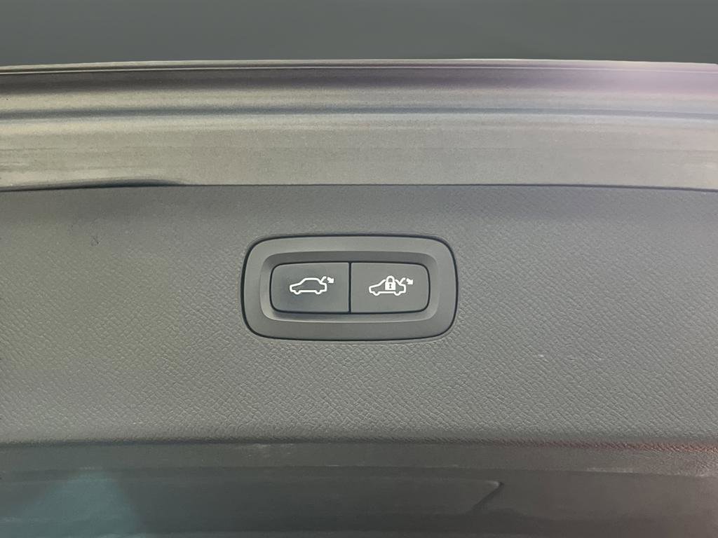 Used 2018 Volvo XC90 T6 Inscription w/ Convenience Package image 16