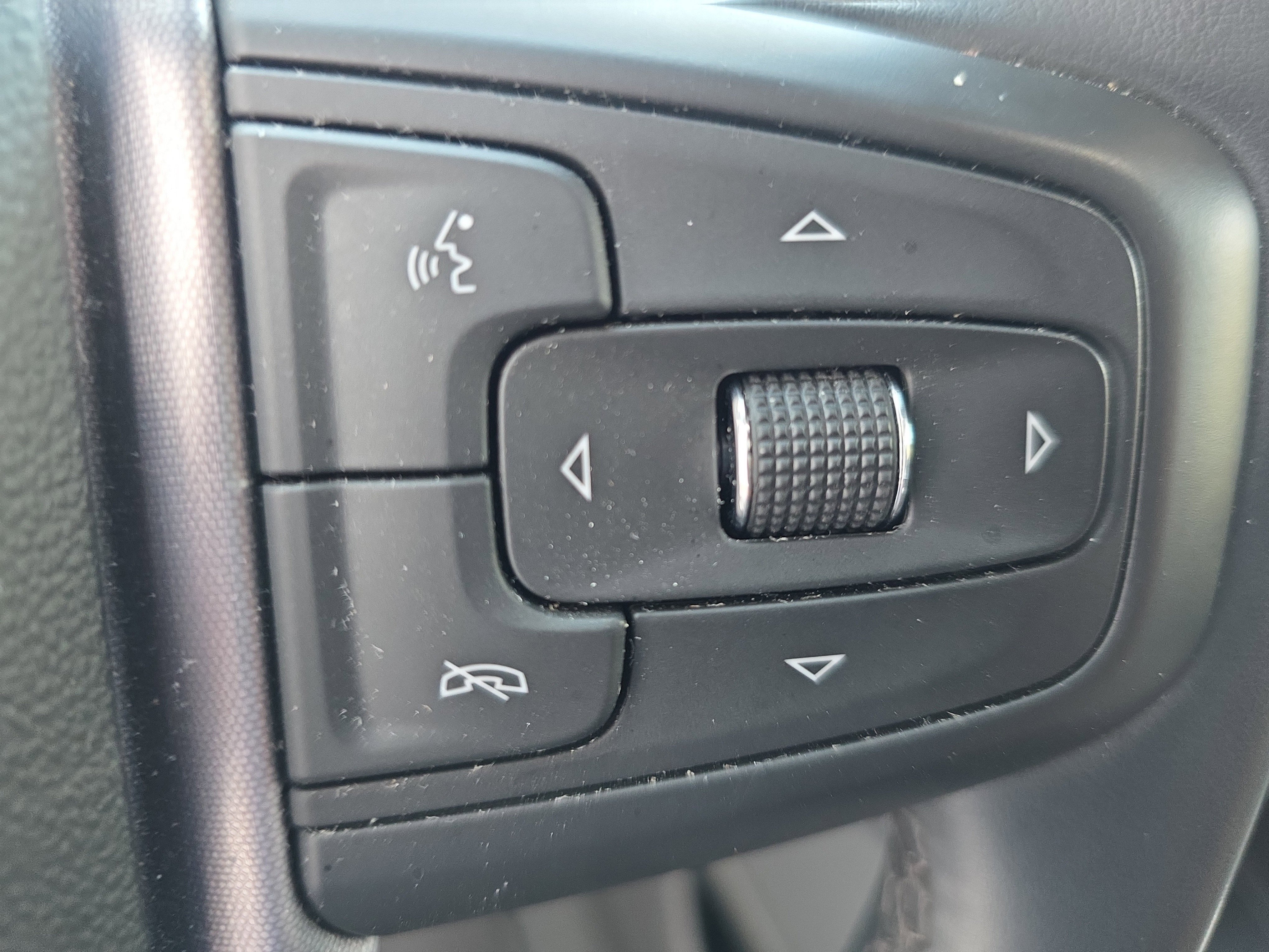 Used 2024 GMC Yukon SLT image 22