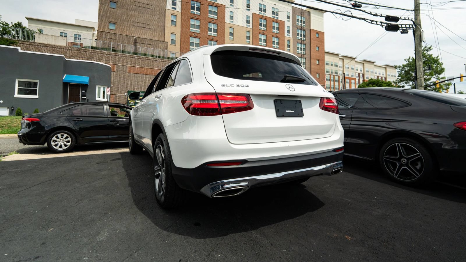 Used 2019 Mercedes-Benz GLC 300 4MATIC w/ Premium Package image 6