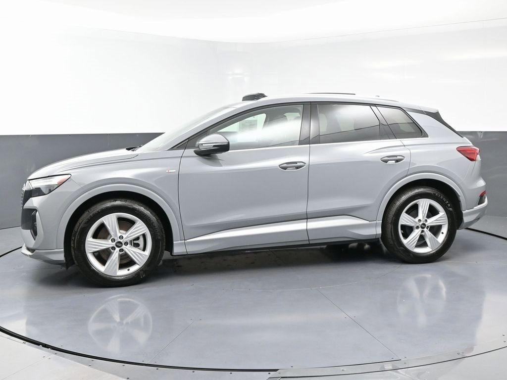 Used 2024 Audi Q4 e-tron Premium w/ Convenience Package image 6
