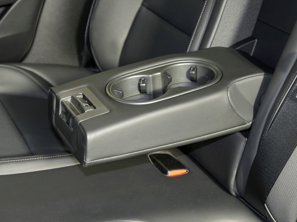New 2026 Porsche Taycan AWD/4WD image 36