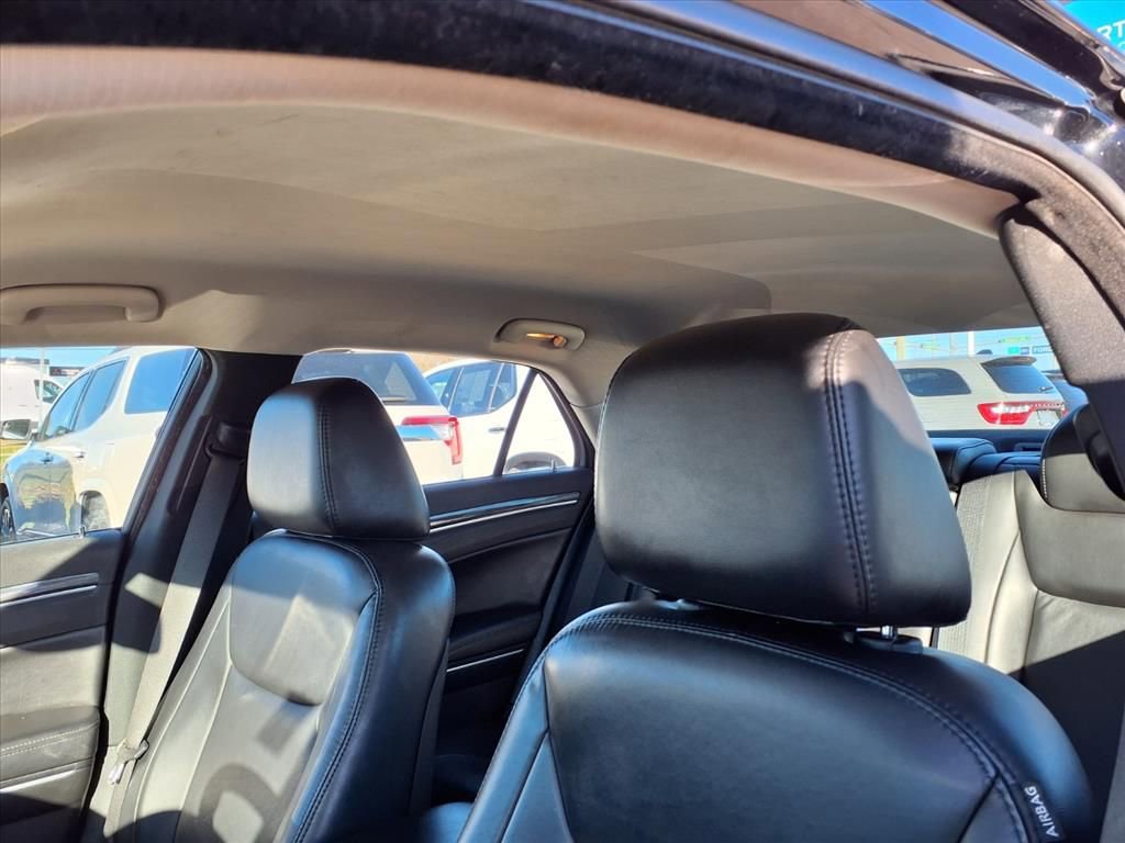 Used 2019 Chrysler 300 Touring L w/ Quick Order Package 22F image 16