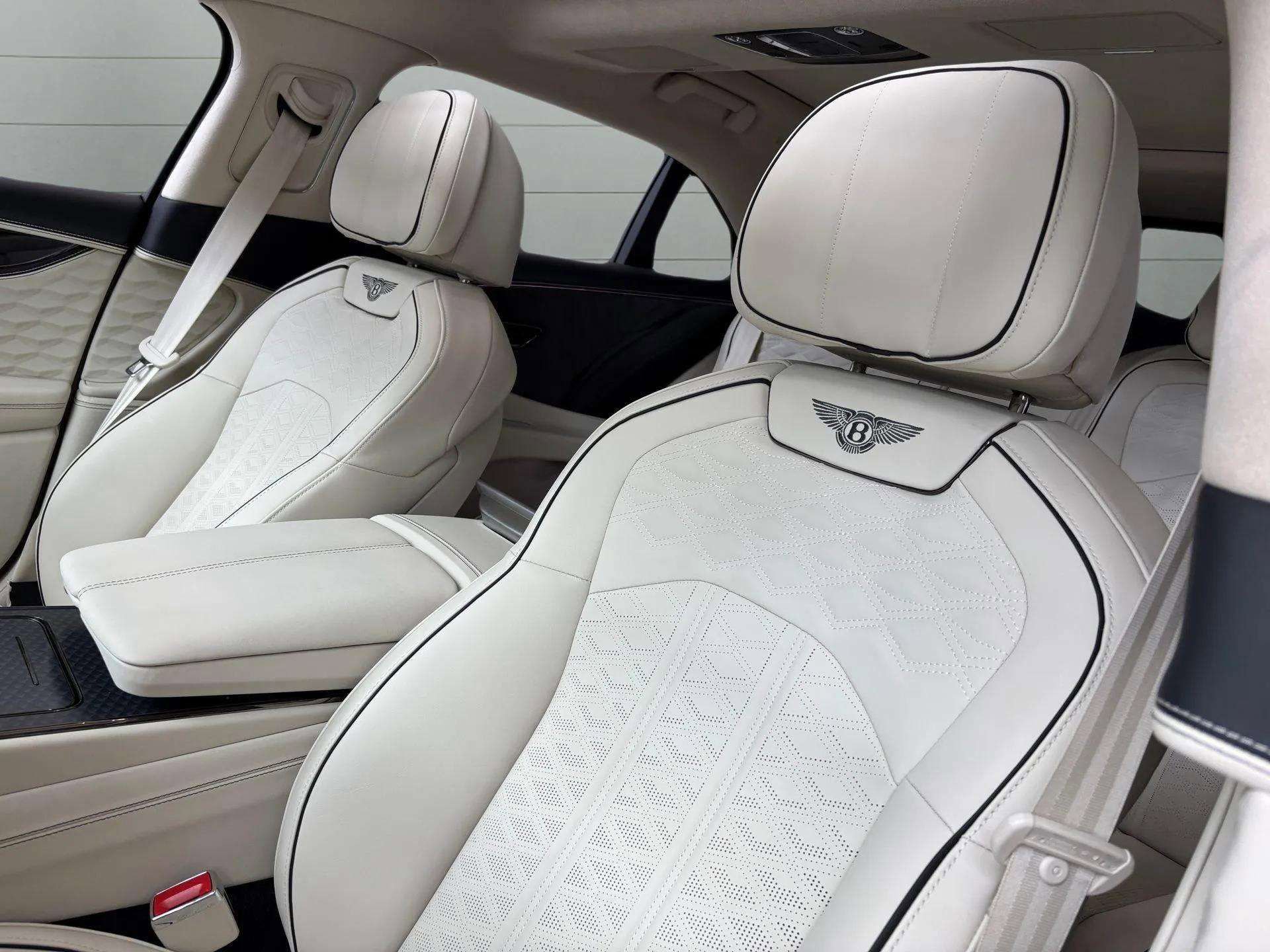 New 2025 Bentley Flying Spur Plug-In Hybrid image 41