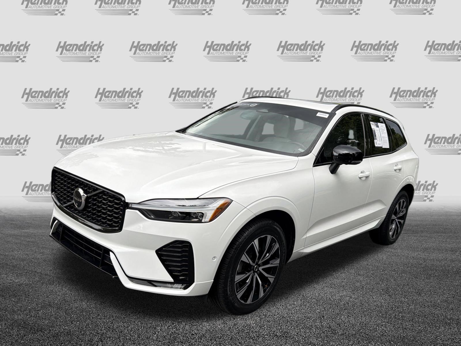 Certified 2024 Volvo XC60 B5 Plus w/ Protection Package Premier AWD/4WD image 5
