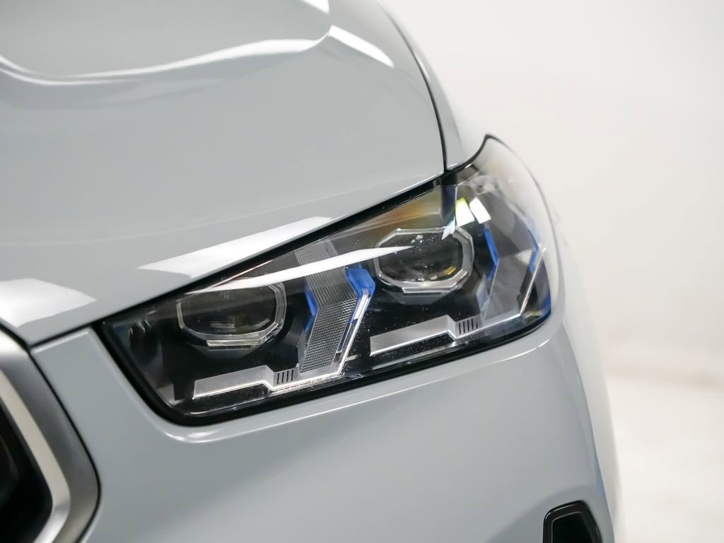 Used 2024 BMW X6 xDrive40i w/ Premium Package image 7