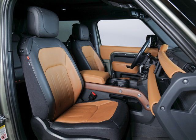 Used 2021 Land Rover Defender 90 X image 3