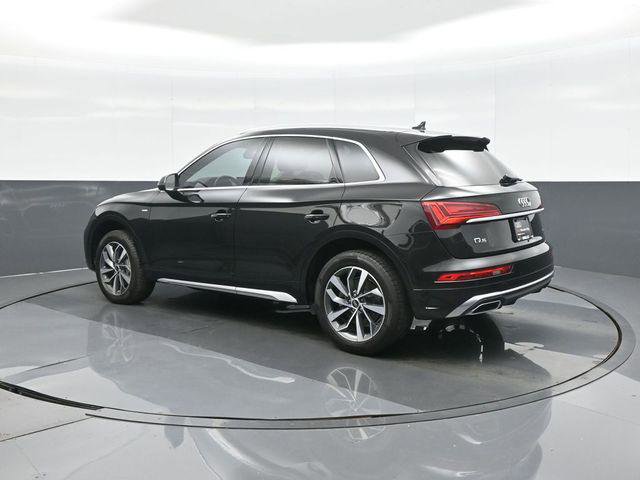 Used 2022 Audi Q5 2.0T Premium w/ Convenience Package AWD/4WD image 5