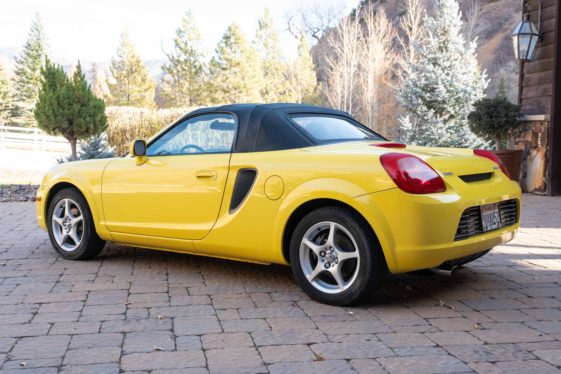Used 2001 Toyota MR2 image 16