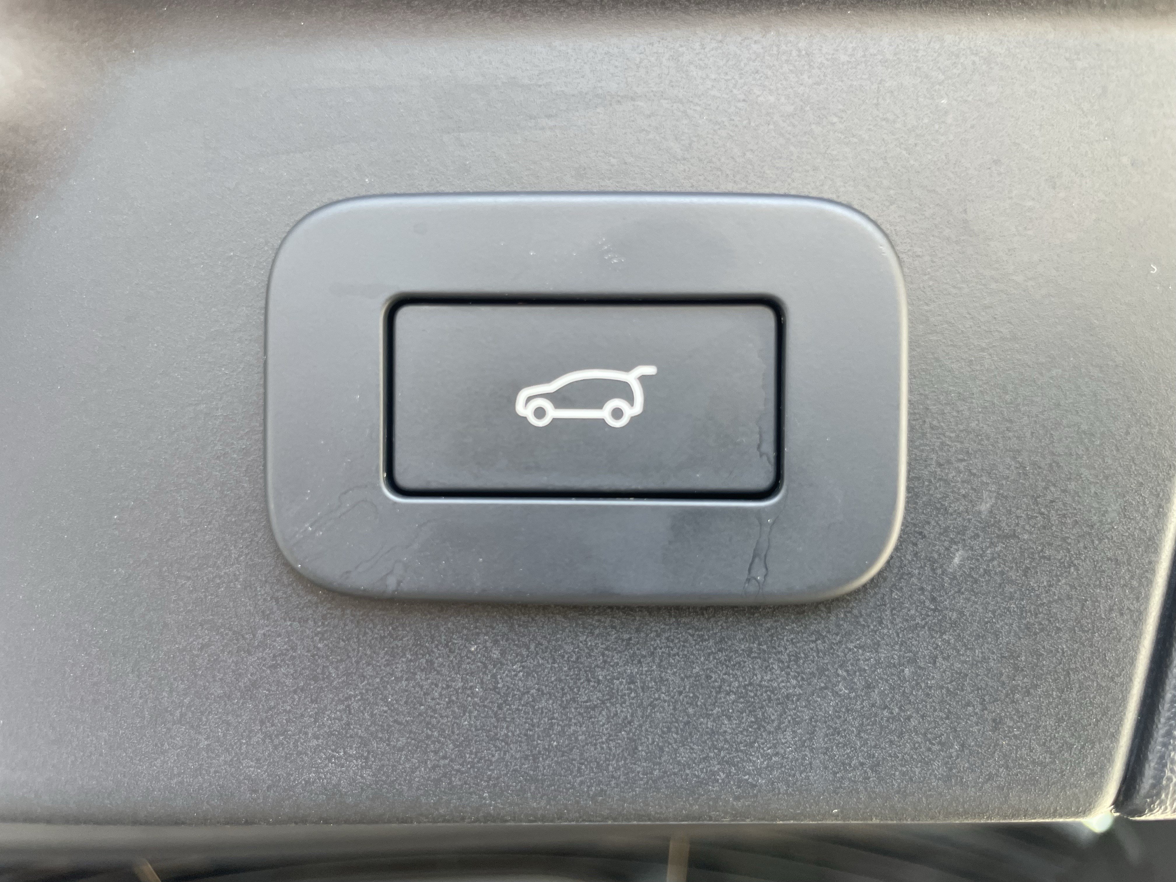 Certified 2026 Land Rover Range Rover Velar Dynamic SE AWD/4WD image 37