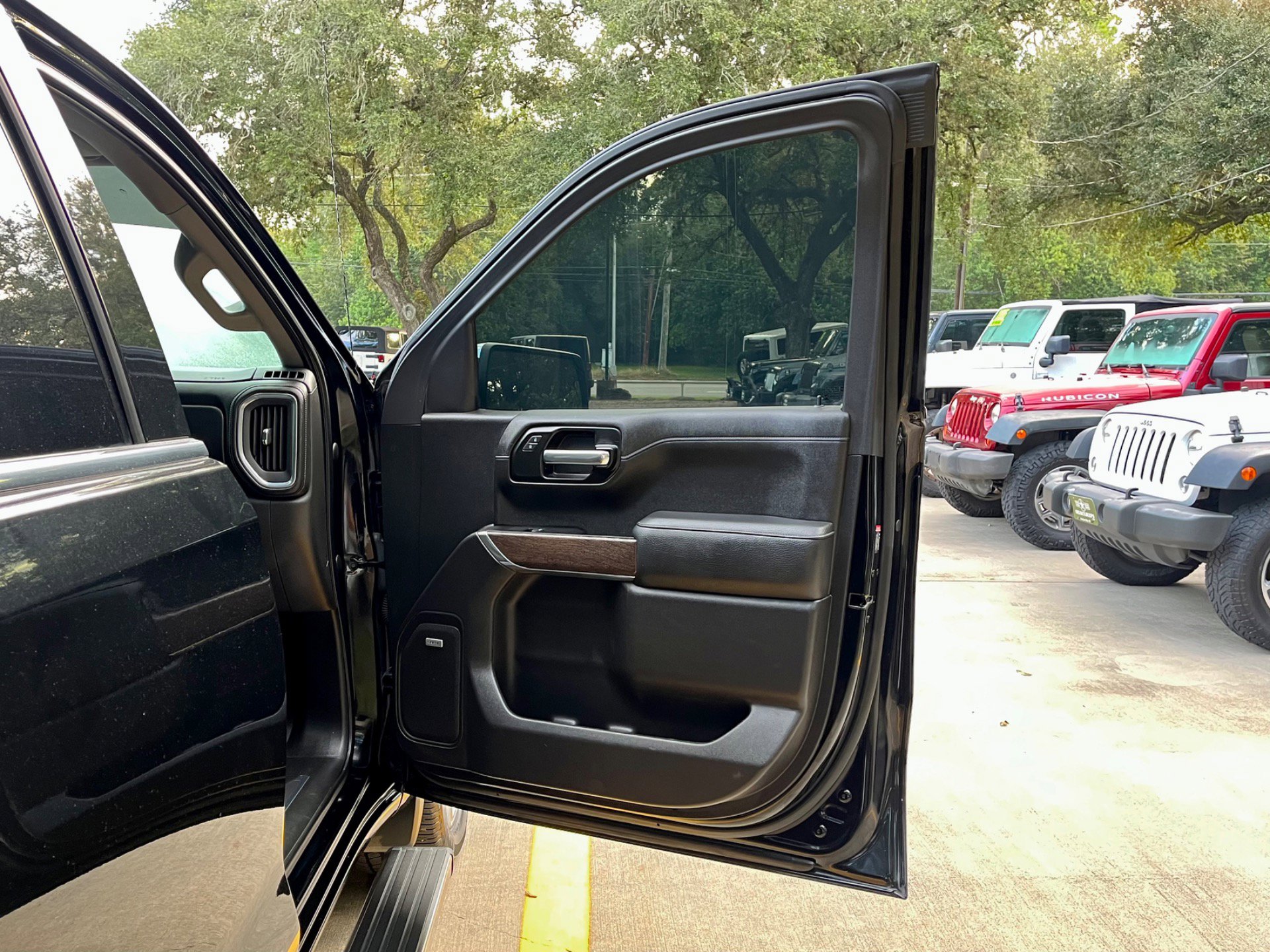 Used 2021 GMC Sierra 1500 Denali w/ Denali Premium Package image 30