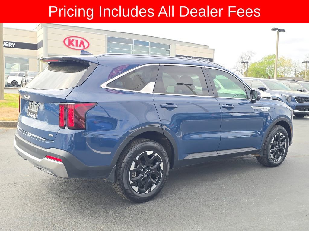 Used 2024 Kia Sorento S w/ Panoramic Sunroof Package AWD/4WD image 3
