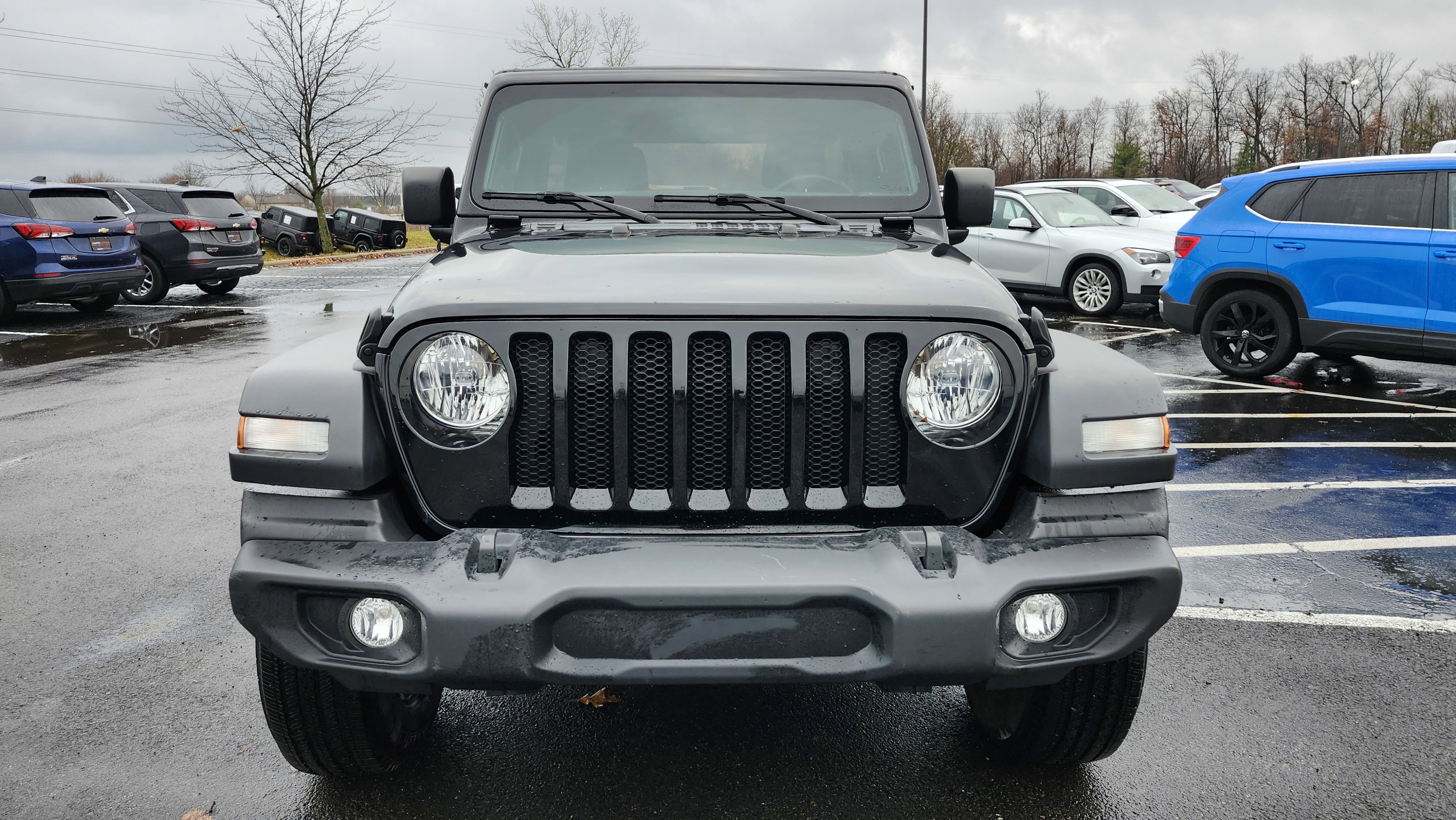 Used 2023 Jeep Wrangler Sport image 12