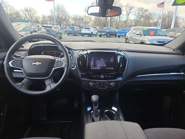 Used 2023 Chevrolet Traverse LT image 13