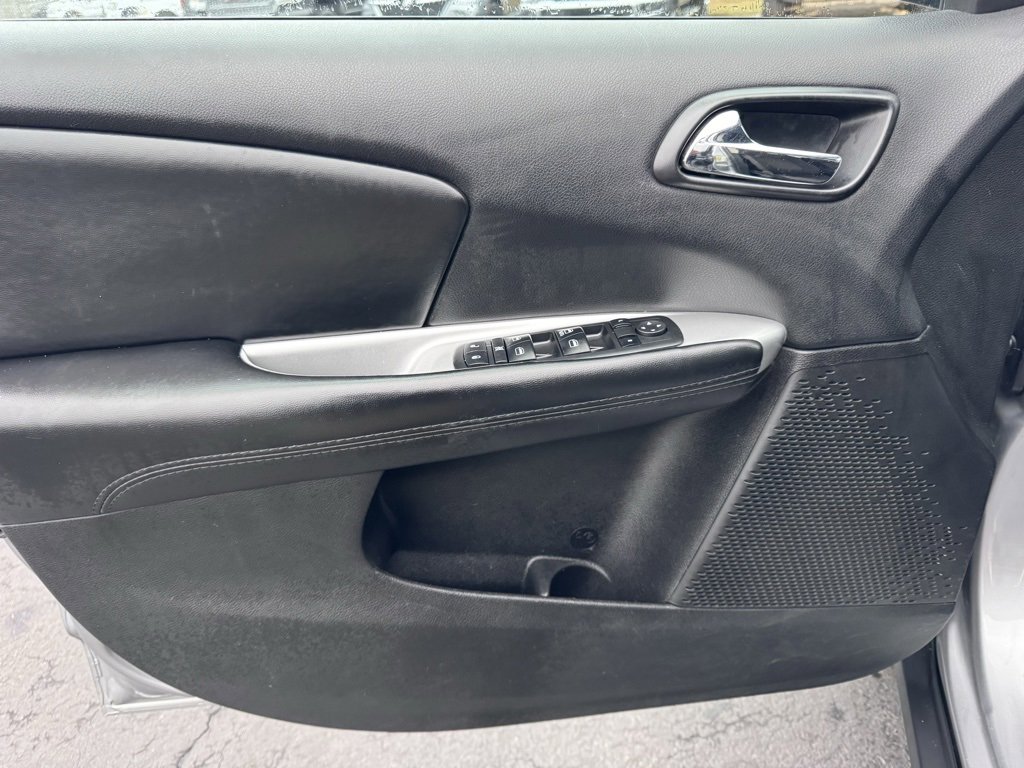 Used 2017 Dodge Journey SE image 22