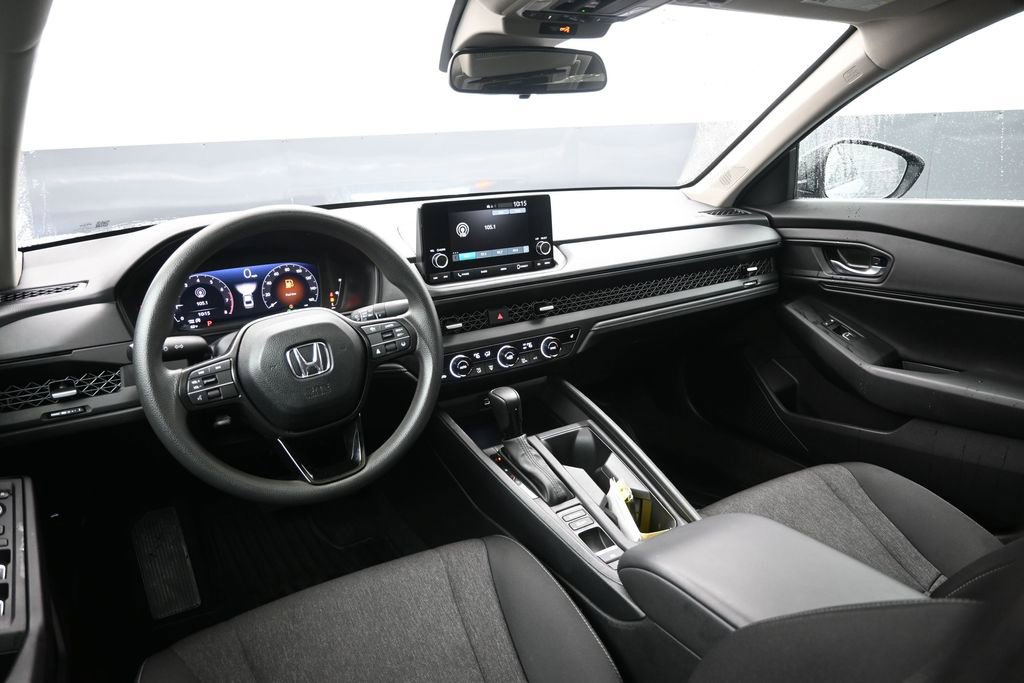 Used 2025 Honda Accord SE image 11