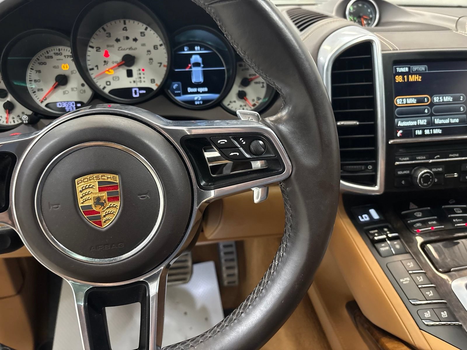 Used 2015 Porsche Cayenne Turbo AWD/4WD image 16