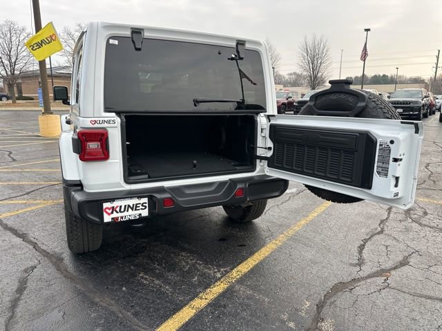 Used 2023 Jeep Wrangler Altitude image 18