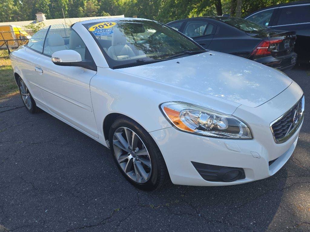 Used 2012 Volvo C70 T5 w/ Climate Pkg FWD image 3