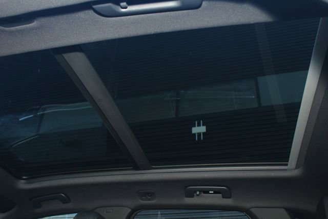 Certified 2023 Porsche Cayenne Platinum Edition w/ Assistance Package image 26