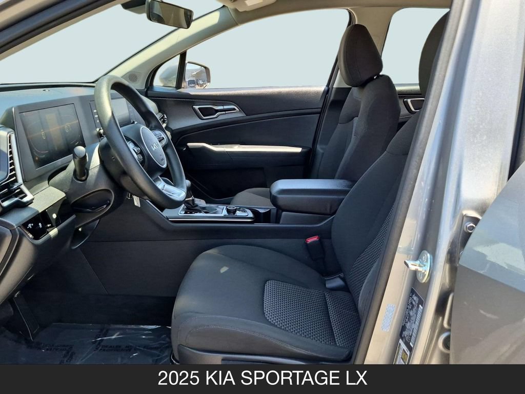 Used 2025 Kia Sportage LX FWD image 14