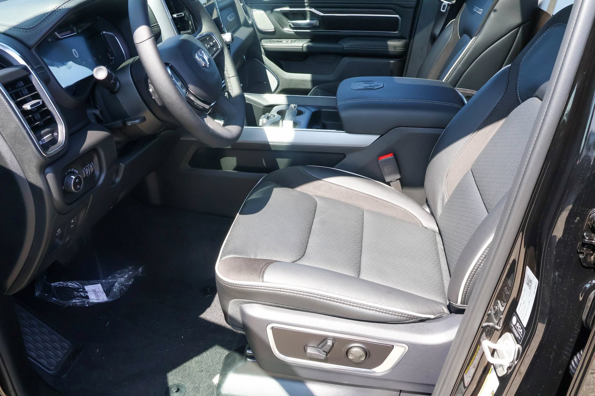 New 2027 RAM 1500 Laramie w/ Night Edition AWD/4WD image 4