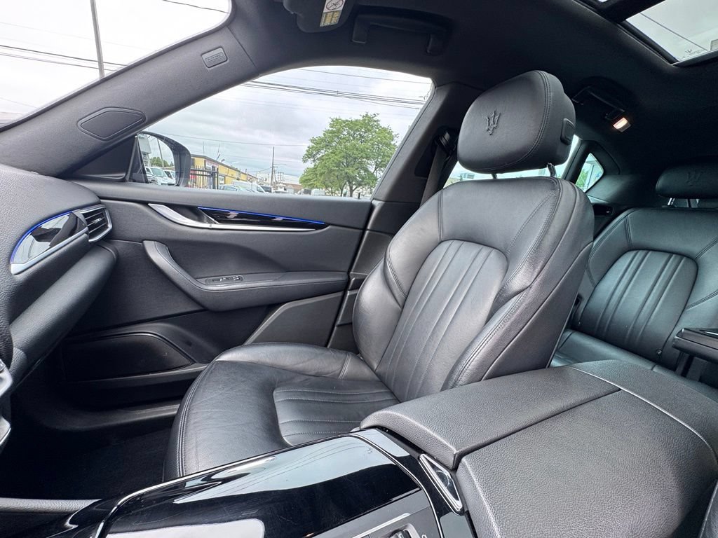Used 2021 Maserati Levante AWD/4WD image 15