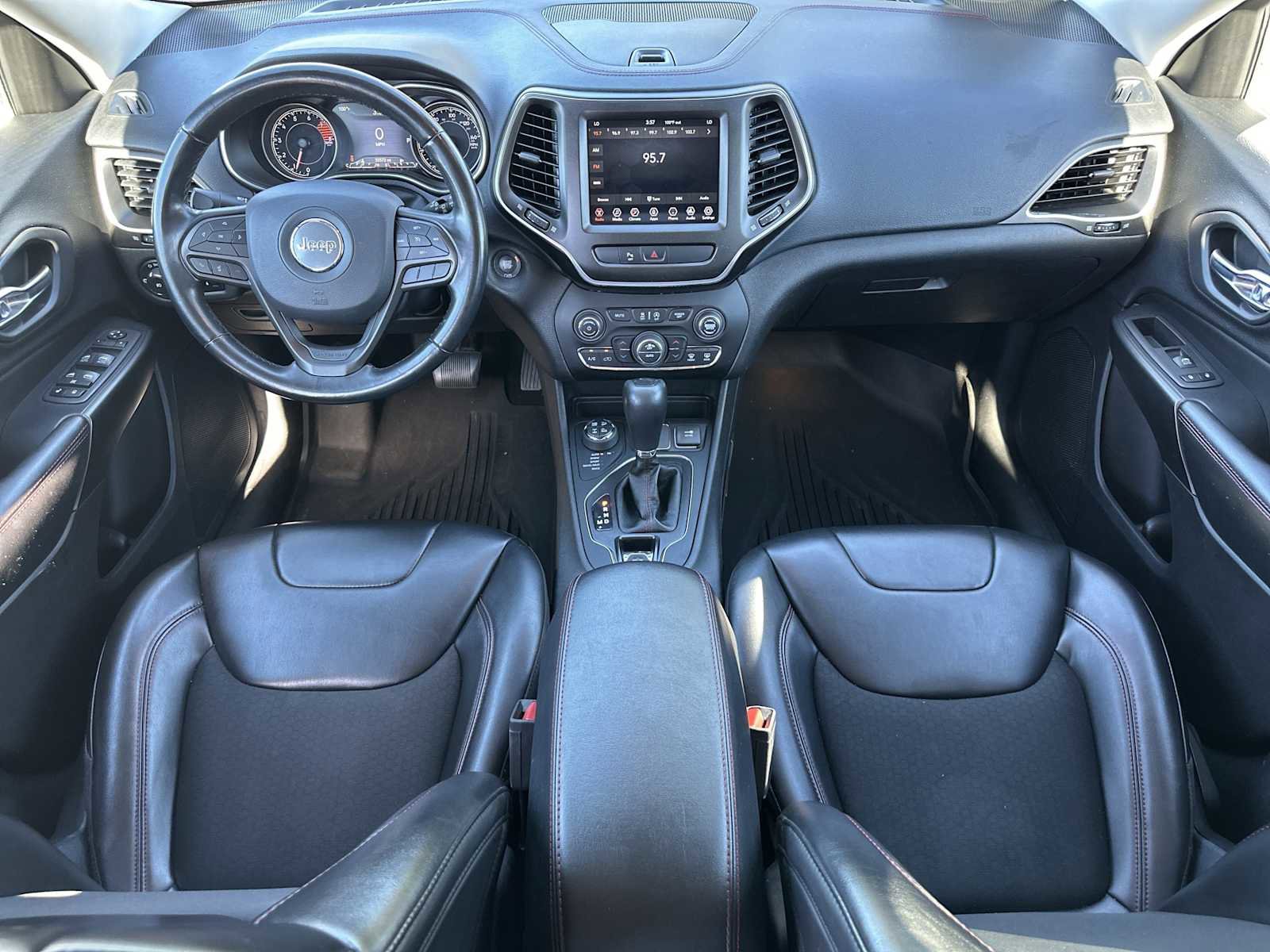 Used 2020 Jeep Cherokee Trailhawk image 21