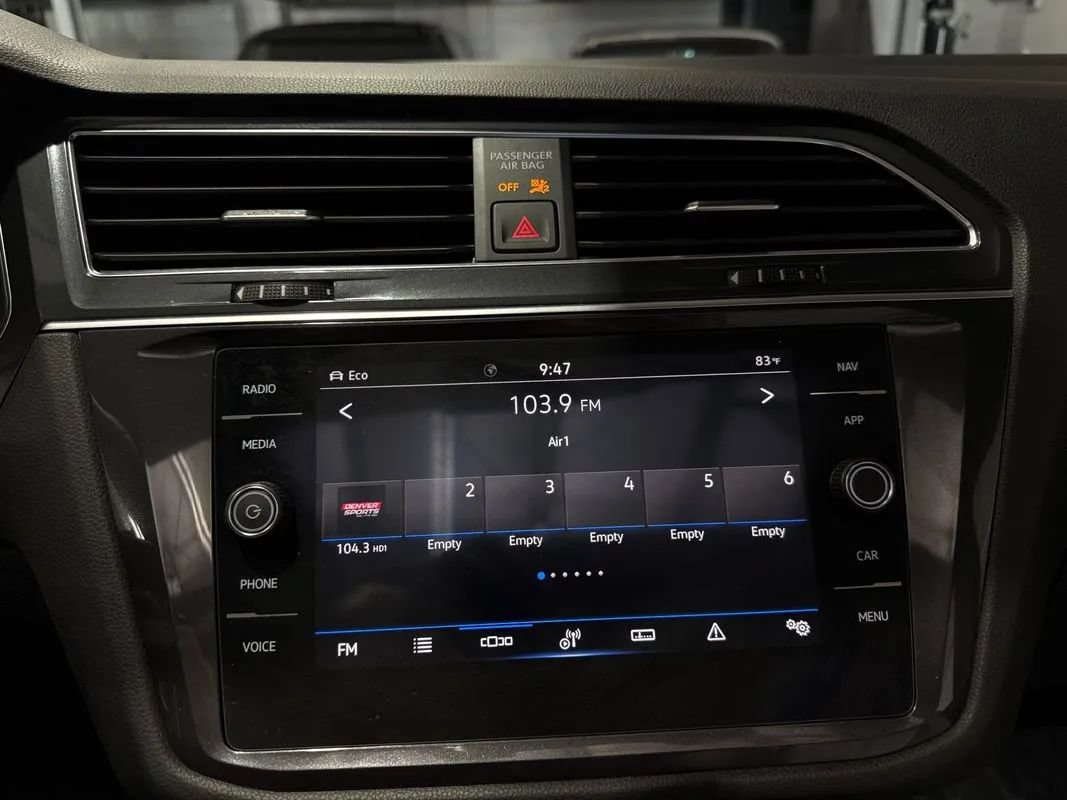 Used 2021 Volkswagen Tiguan SEL AWD/4WD image 96