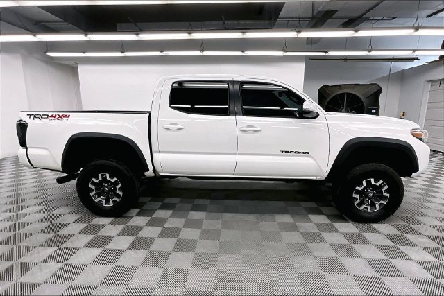 Used 2020 Toyota Tacoma TRD Off-Road AWD/4WD image 15